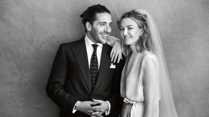 Carlos Torretta y Marta Ortega tras la ceremonia civil. // Peter Lindbergh