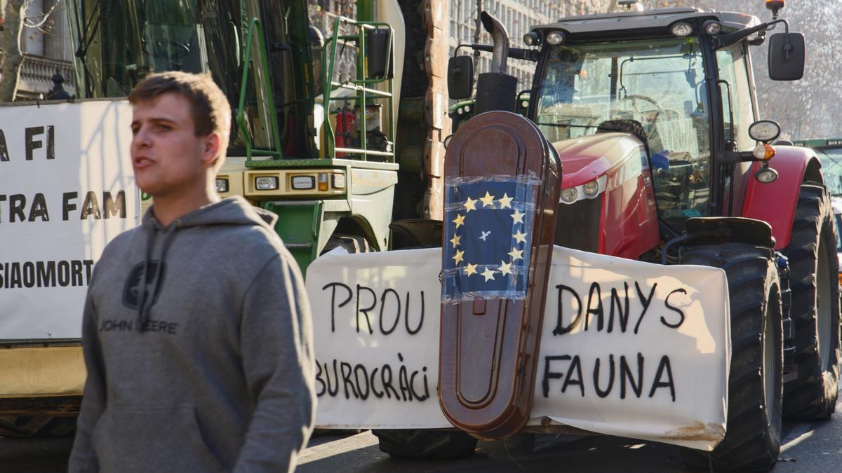 Diversos tractors dels pagesos a Barcelona