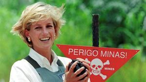 zentauroepp49731634 file photo  diana  princess of wales  holds a land mine duri201105152559