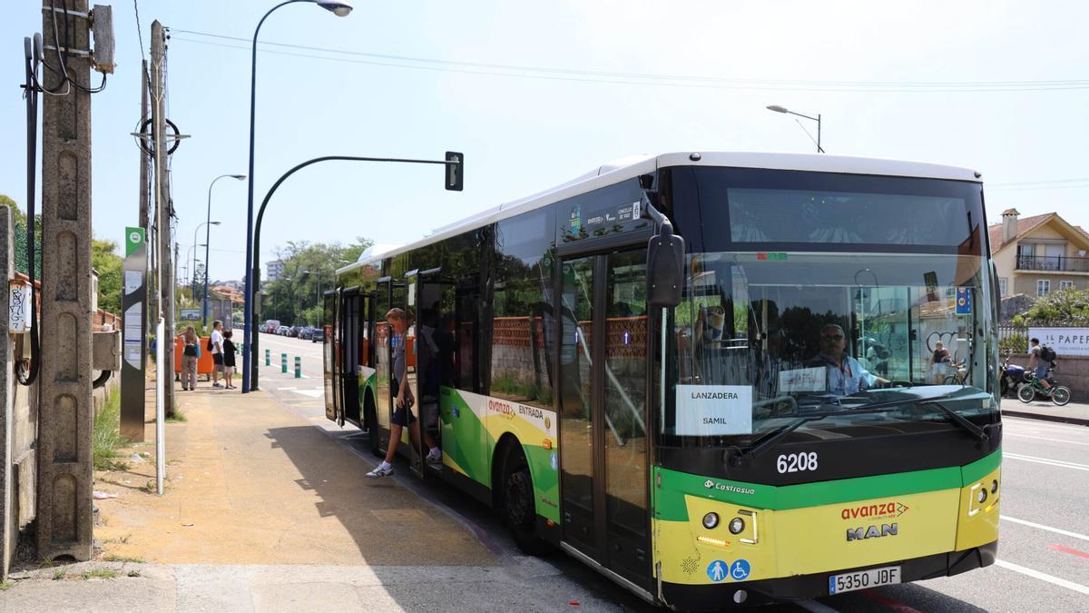 Autobús especial de Vitrasa para el festival O Marisquiño en Samil.