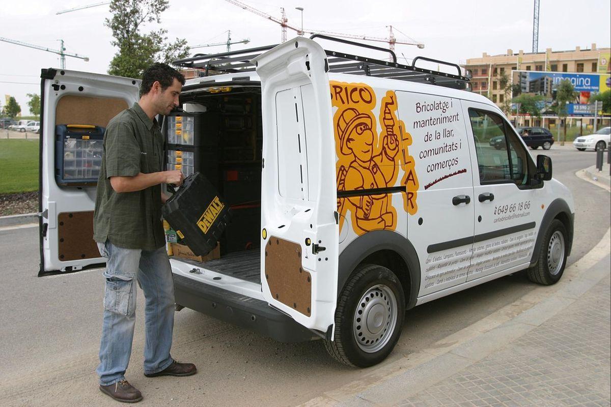 Un trabajador autónomo del sector del bricolaje.