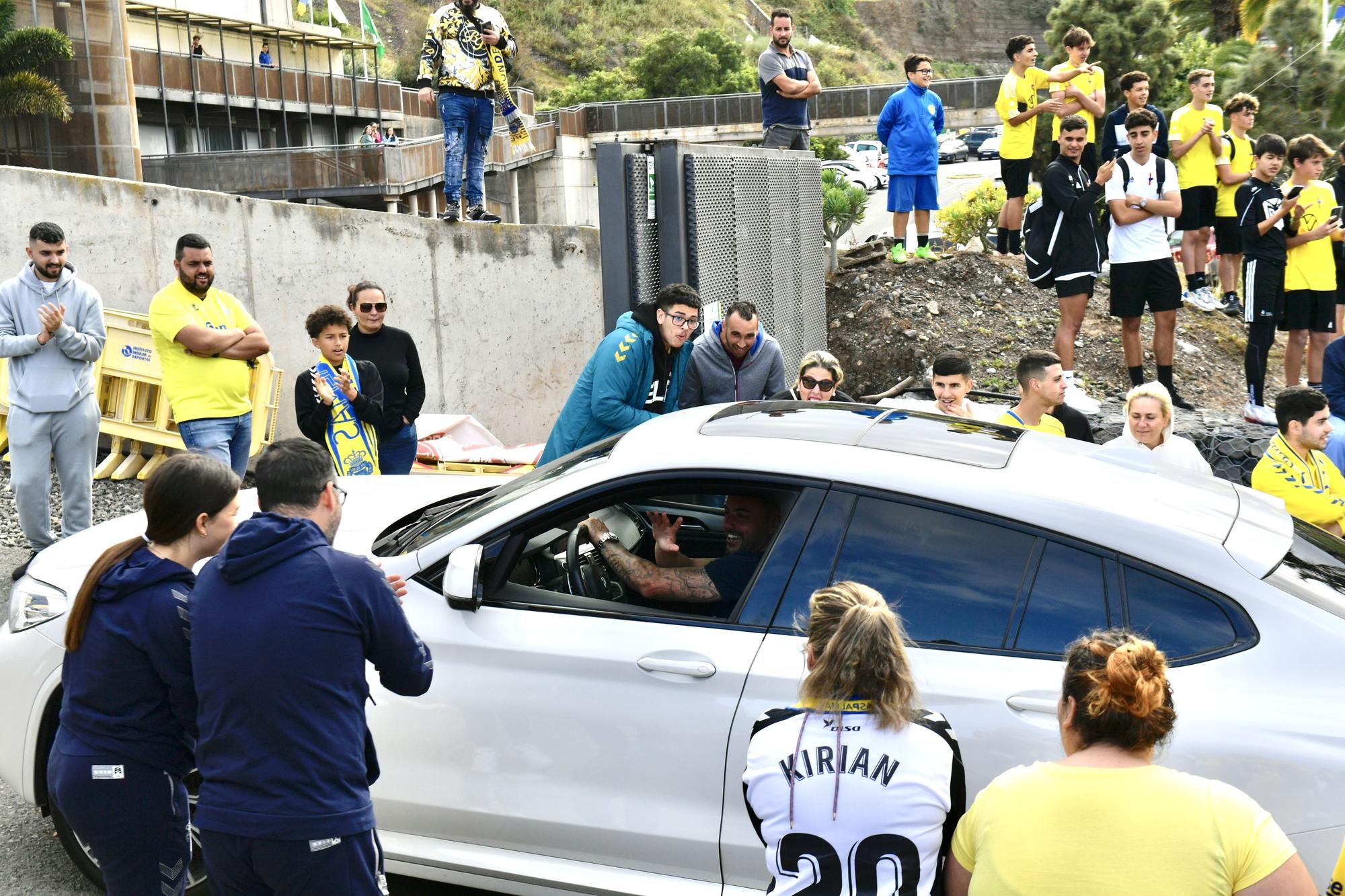 Aficionados despiden a la UD en Barranco Seco antes de ir a Tenerife