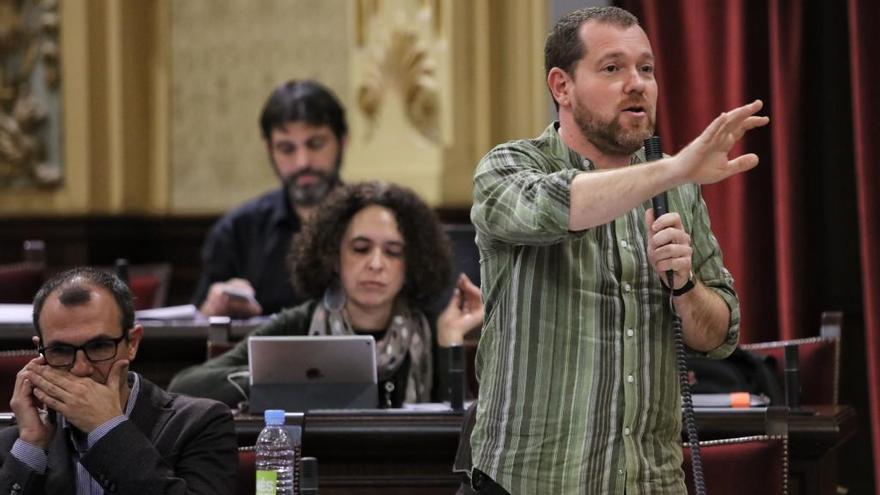 David Abril, en una intervención en el Parlament.