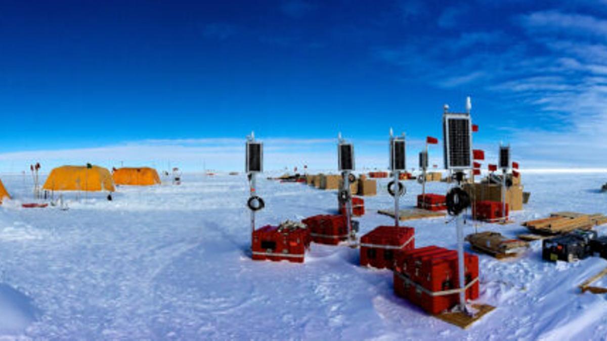 Los científicos viajaron a la Antárida en 2014 para colocar los sismógrafos utilizados en este estudio.