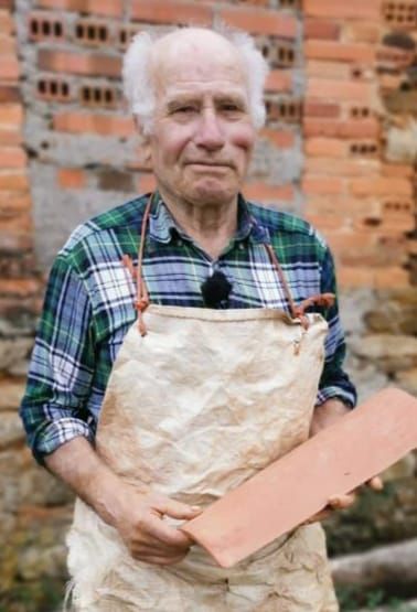 El último tejero vivo de Ceadea, Francisco Turiel Mayor.