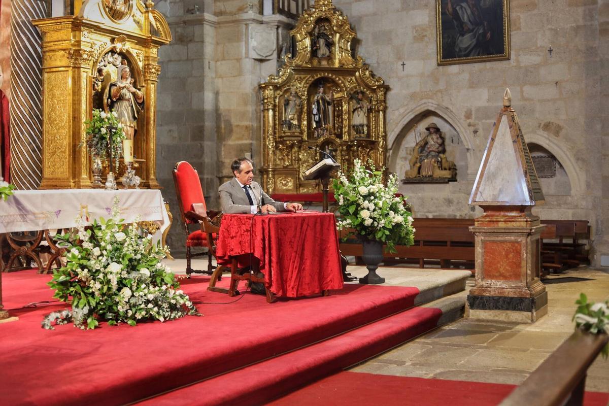 Una charla desarrollada en el templo.