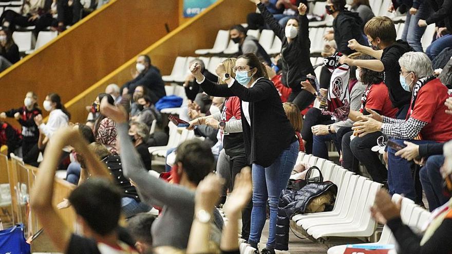 Els aficionats de l&#039;Spar Girona van ser molt crítics amb l&#039;arbitratge.