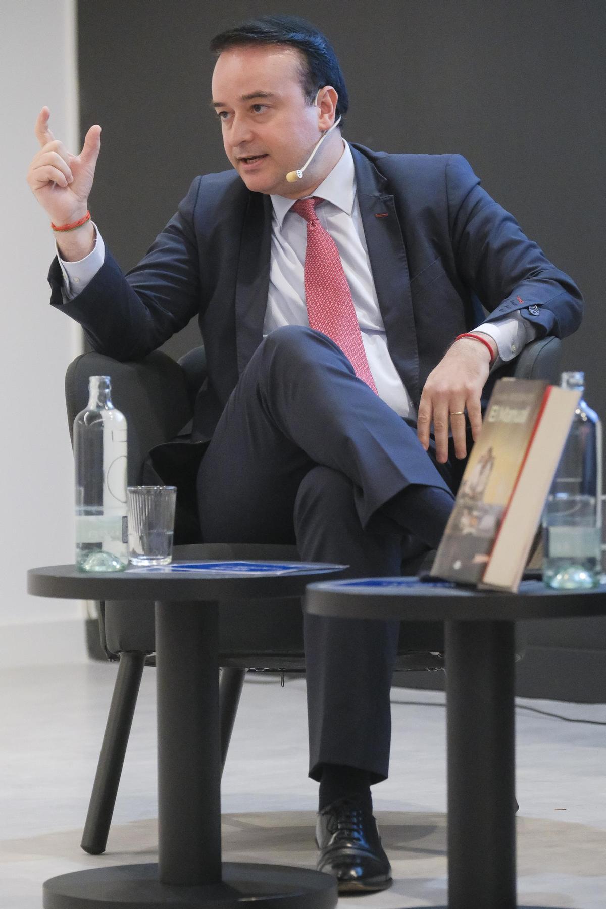 Iván Redondo presenta su libro 'El Manual' en el Club La Provincia