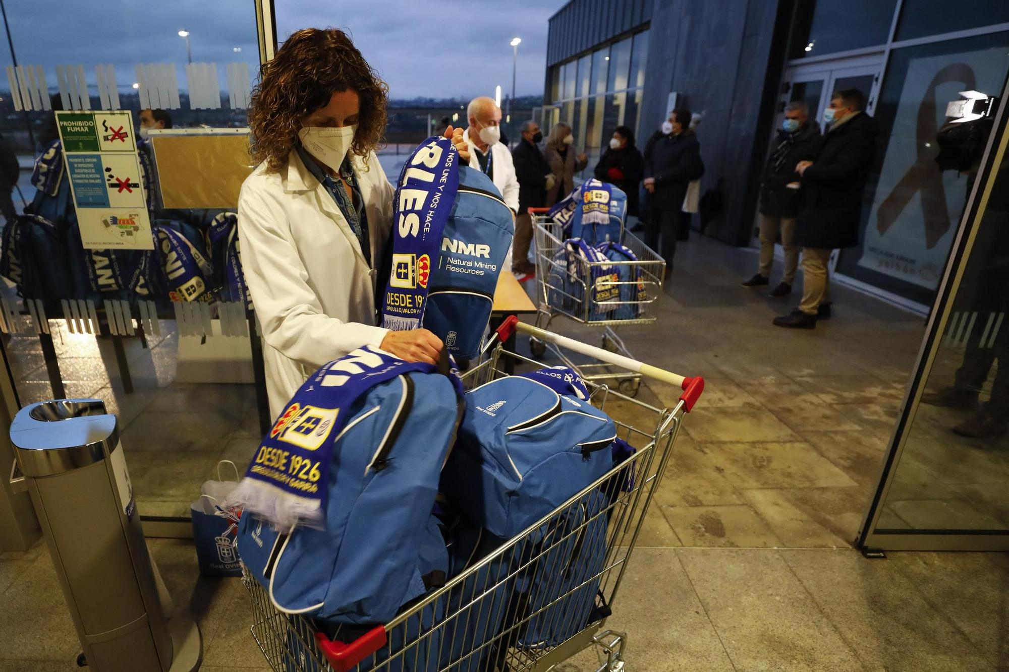 La entrega de regalos del Oviedo