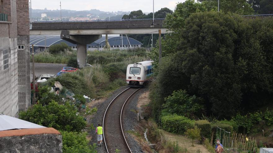 Muere la mujer herida en las vías del tren en Casablanca, en A Coruña