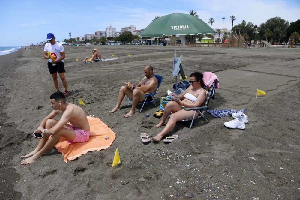 Los malagueños se lanzan a la playa