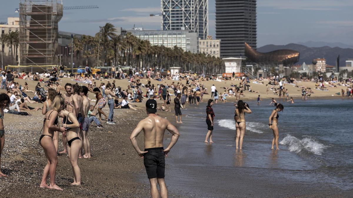 Día de calor y viento en Barcelona