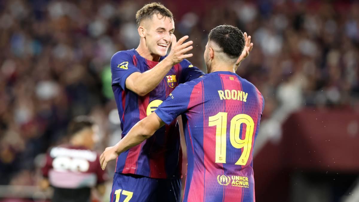 Bardghji celebra su gol con Marc Casadó