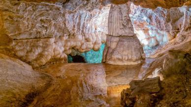 La cueva más impresionante de España: un paseo por la Gruta de las Maravillas