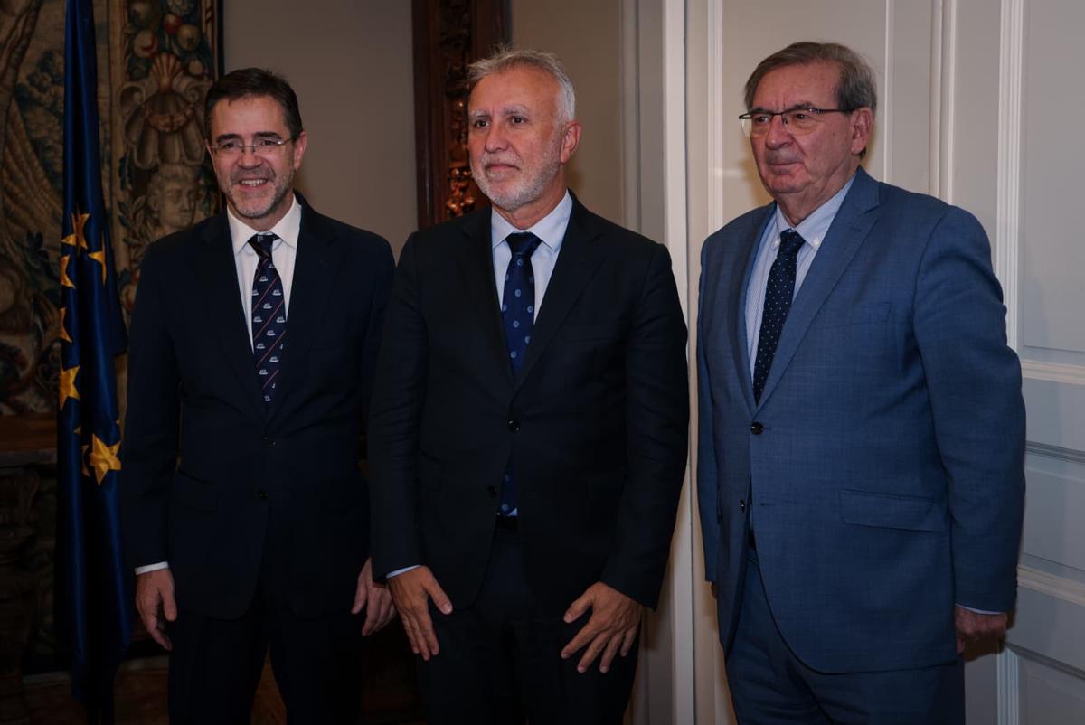 Visita de Ángel Víctor Torres a Montevideo