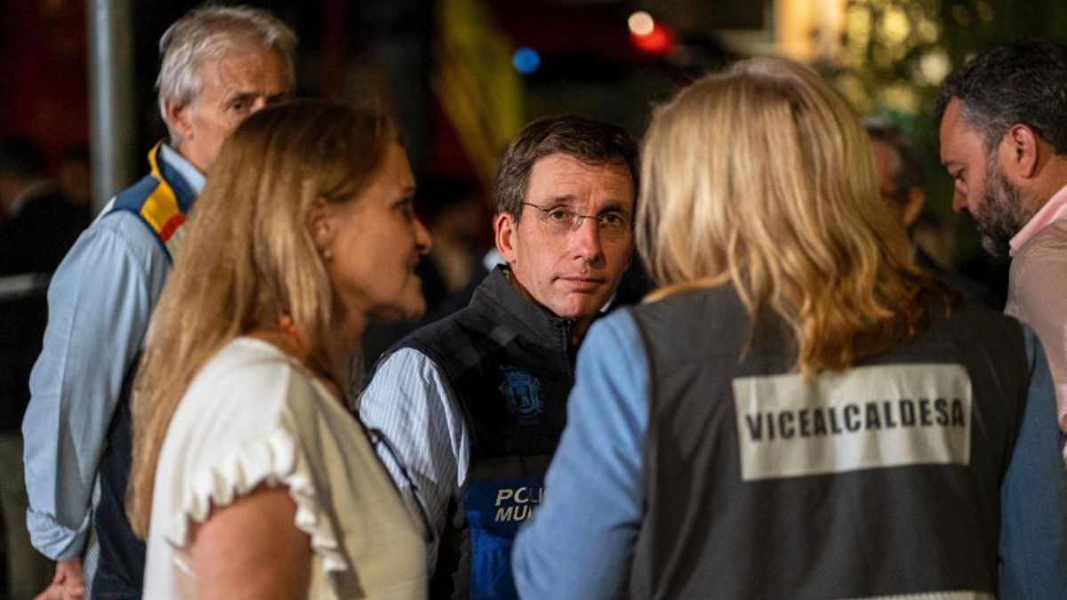 Almeida asegura que las causas del derrumbe del edificio de Madrid se desconocen, aunque la hipótesis del exceso de peso en la sexta planta gana fuerza