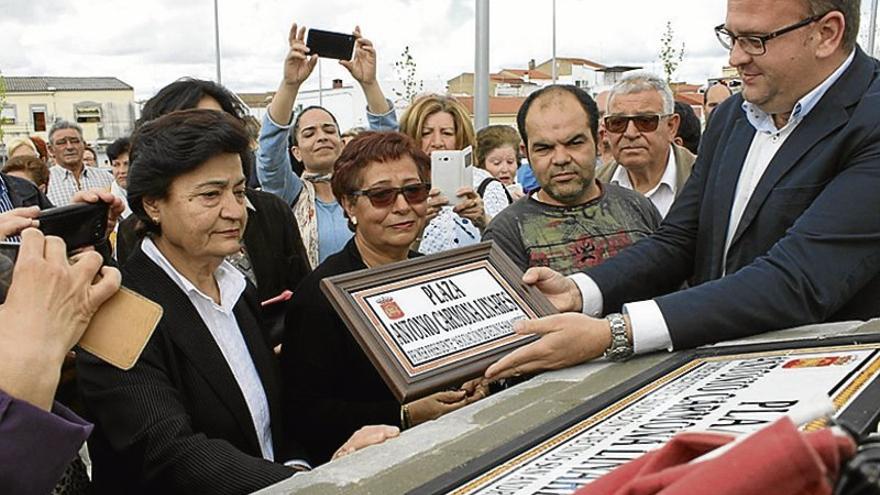 San Andrés homenajea a Antonio Carmona Linares