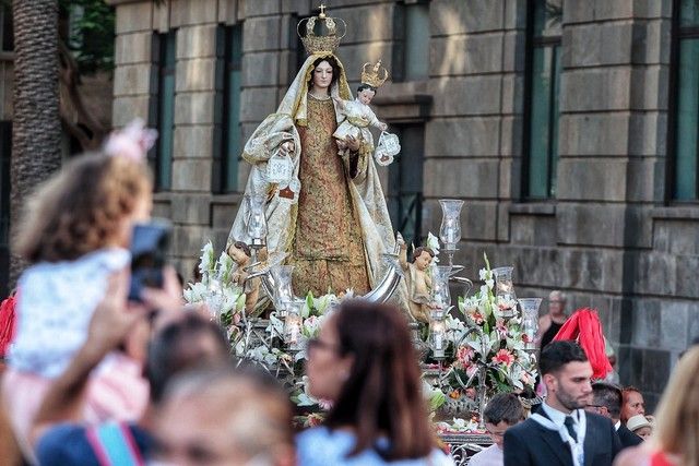 Embarcación de la Virgen del Carmen en el Puerto de Santa Cruz de Tenerife, julio 2022