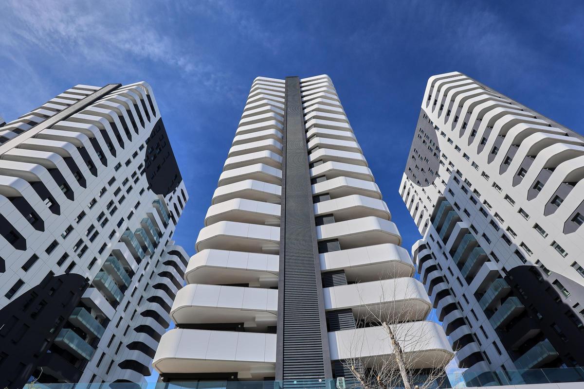 Promoción de viviendas frente a La Fe de València.