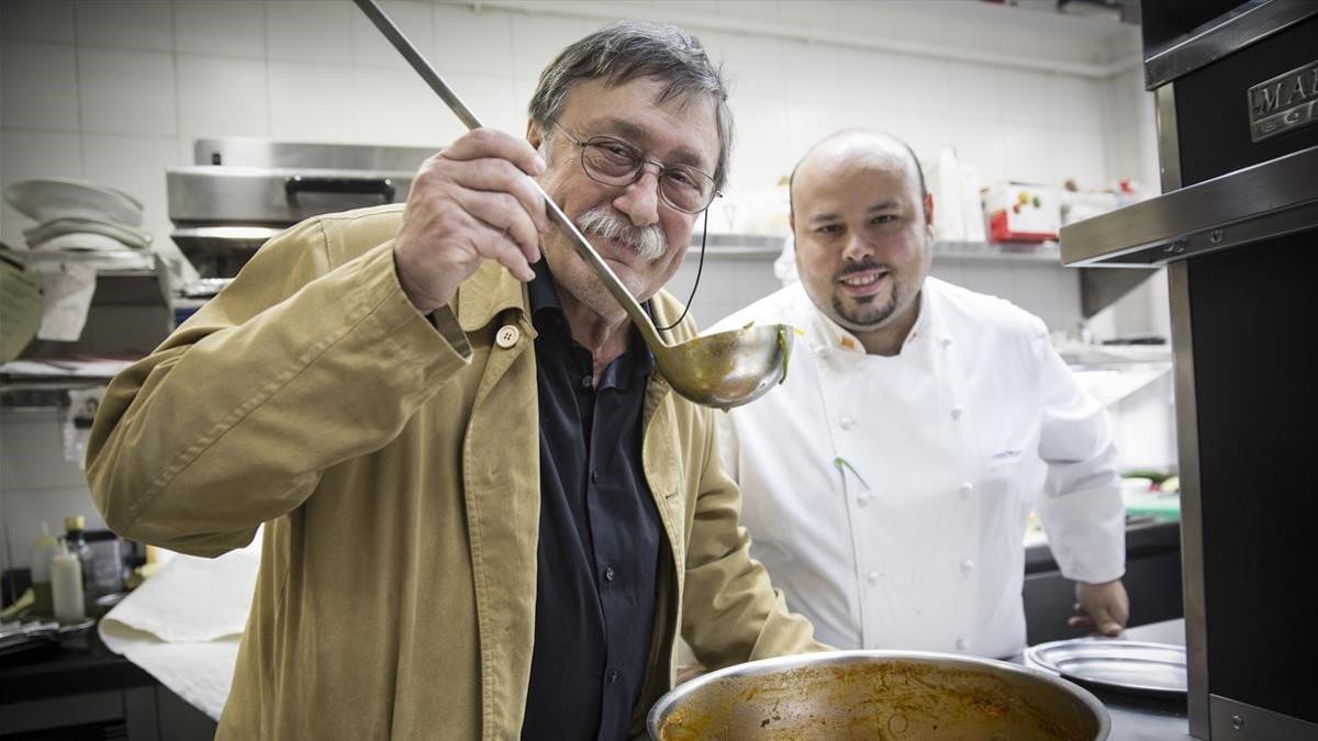 Miquel Sen, junto a Jordi Esteve, chef del restaurante Nectari de Barcelona