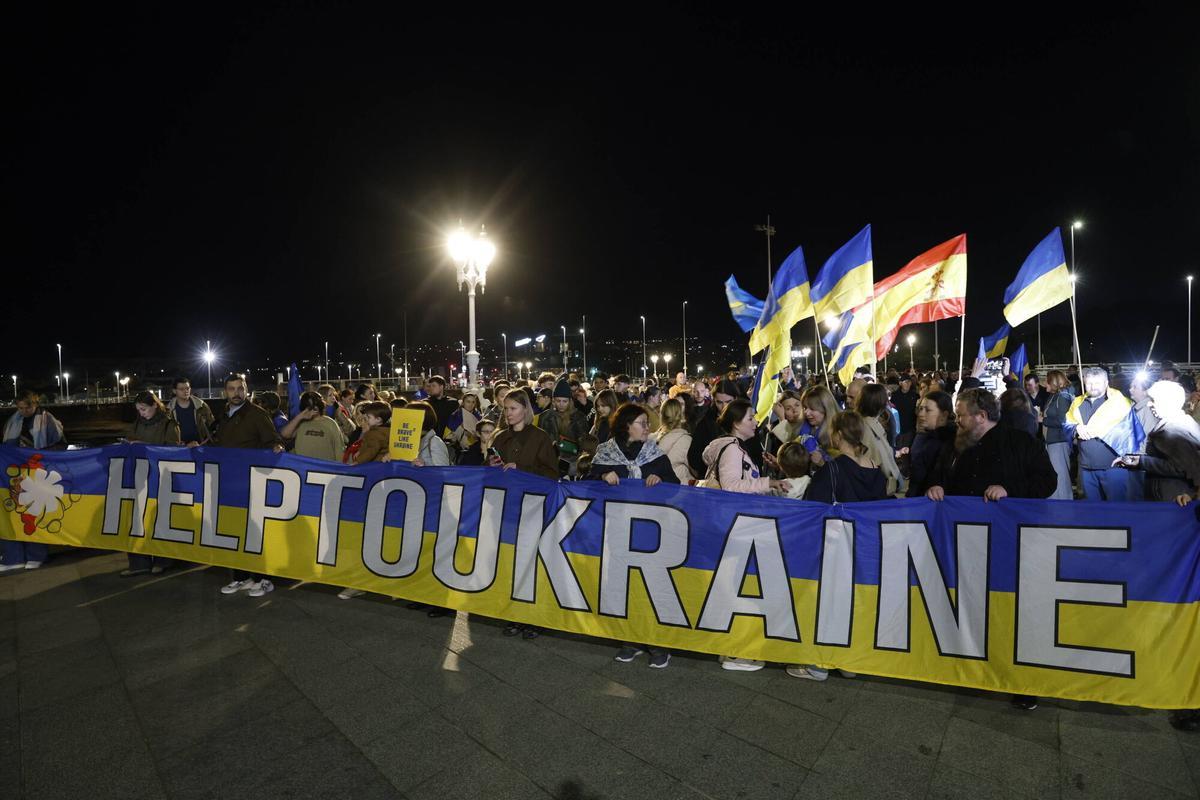 Manifestación de ucranianos en el Muro de San Lorenzo.