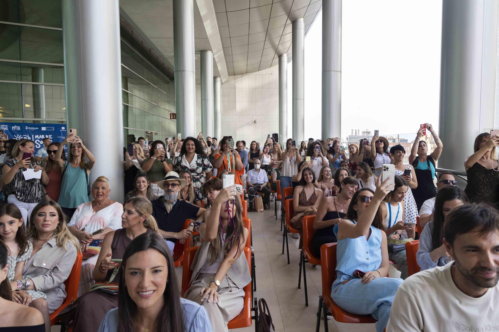 Miguel Ángel Silvestre triunfa en la presentación de Mar de Sons en València