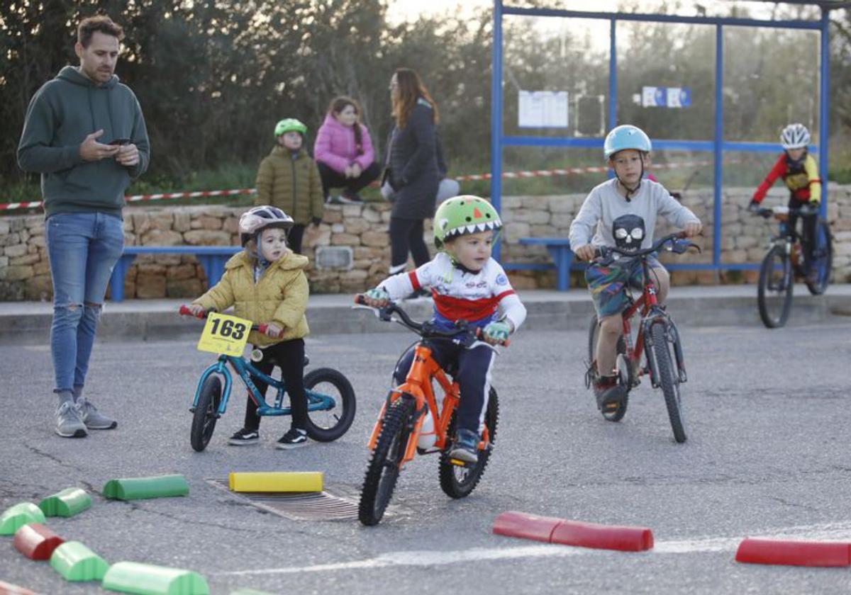 La cantera de ciclistas de Ibiza vuelve a la acción con el Bicykids