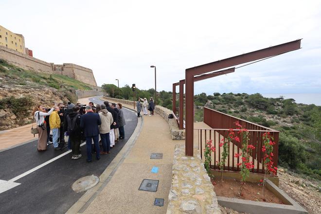 Las fotos de la inauguración del paseo de acceso al Parador de Ibiza es Soto