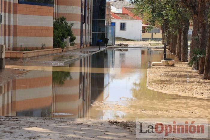 Limpian Los Alcázares tras las fuertes lluvias de los últimos días