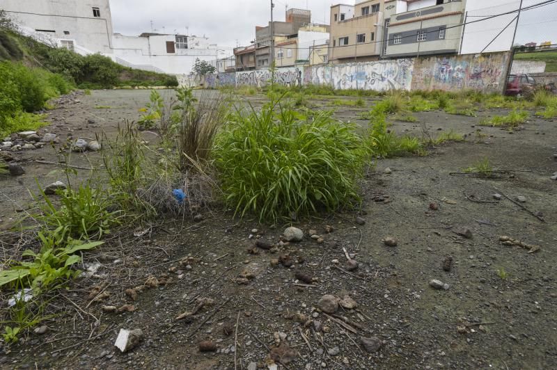 Cancha deportiva en estado de abandono, en Santa Brígida