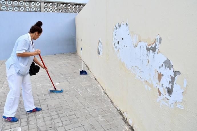 05/04/2019 TELDE.  Concentración de padres y madres por el mal estado del CEIP Principe de Asturias. Fotógrafa: YAIZA SOCORRO.  | 02/04/2019 | Fotógrafo: Yaiza Socorro