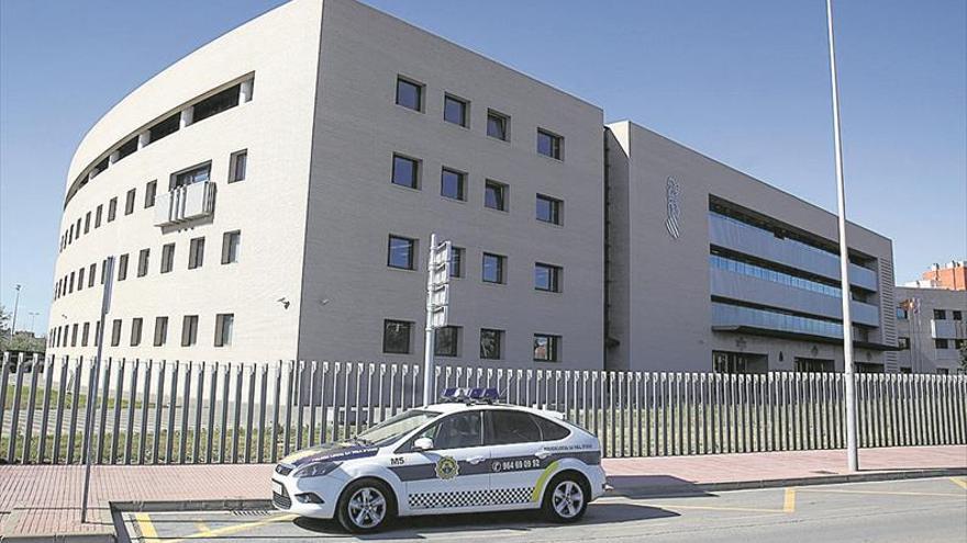 Una pareja con 4 hijos se enfrenta a 15 años por forzar a una menor en Castelló