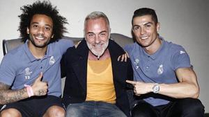 Gianluca Vacchi, con Marcelo y Cristiano Ronaldo.