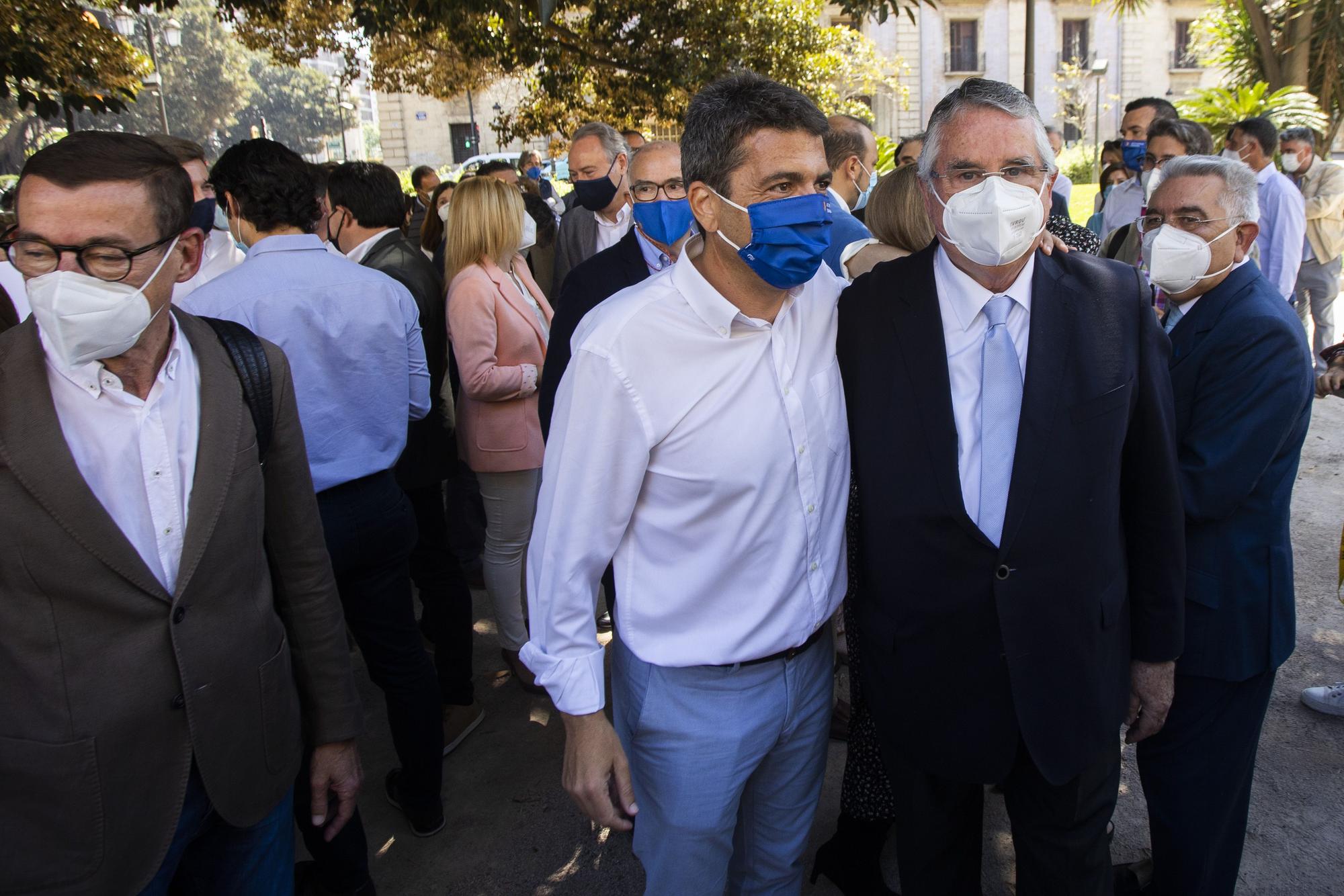 Carlos Mazón se rodea de caras conocidas en la presentación de su candidatura