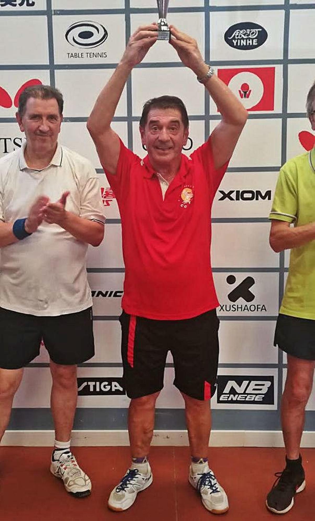 Los palistas veteranos del Corriol Oliva triunfan tras el Covid-19