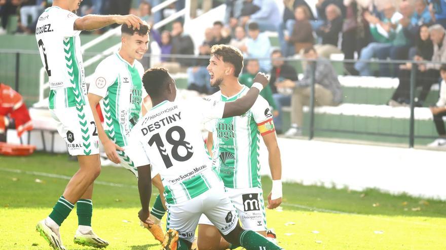 El Antequera CF arrasa al Recre Granada y asalta la zona de play off (5-2)