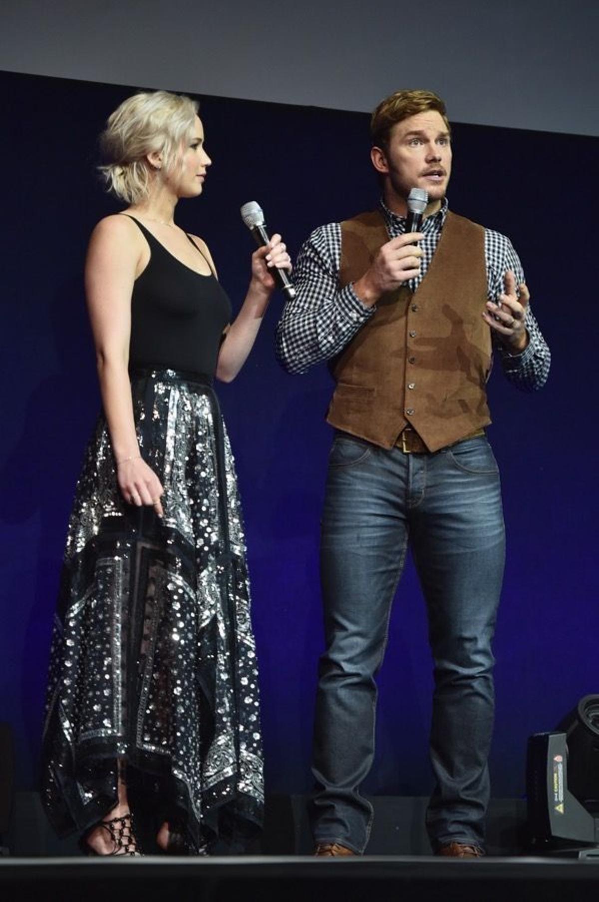 Jennifer Lawrence y Chris Pratt en el estreno de Passengers, Las Vegas