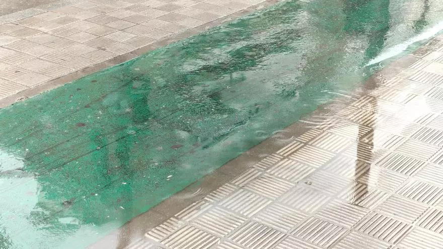 Llueve en Sevilla y llega la calima