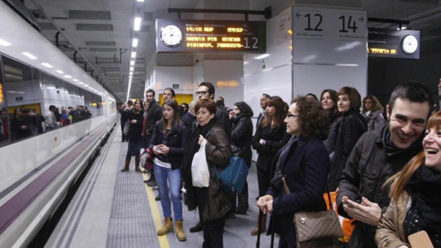 La posada en marxa del TAV a Girona i Figueres fa créixer un 25% el nombre d&#039;usuaris del tren