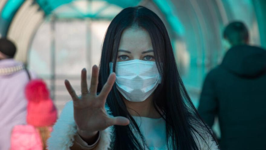 La mascarilla ya venció a otras pandemias: ¿Deberíamos seguir usándola contra la gripe?