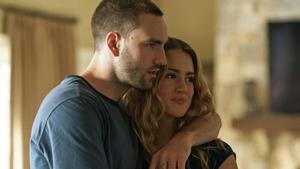 Jackson White (Stephen) y Grace Van Patten (Lucy) en la segunda temporada de Tell me lies