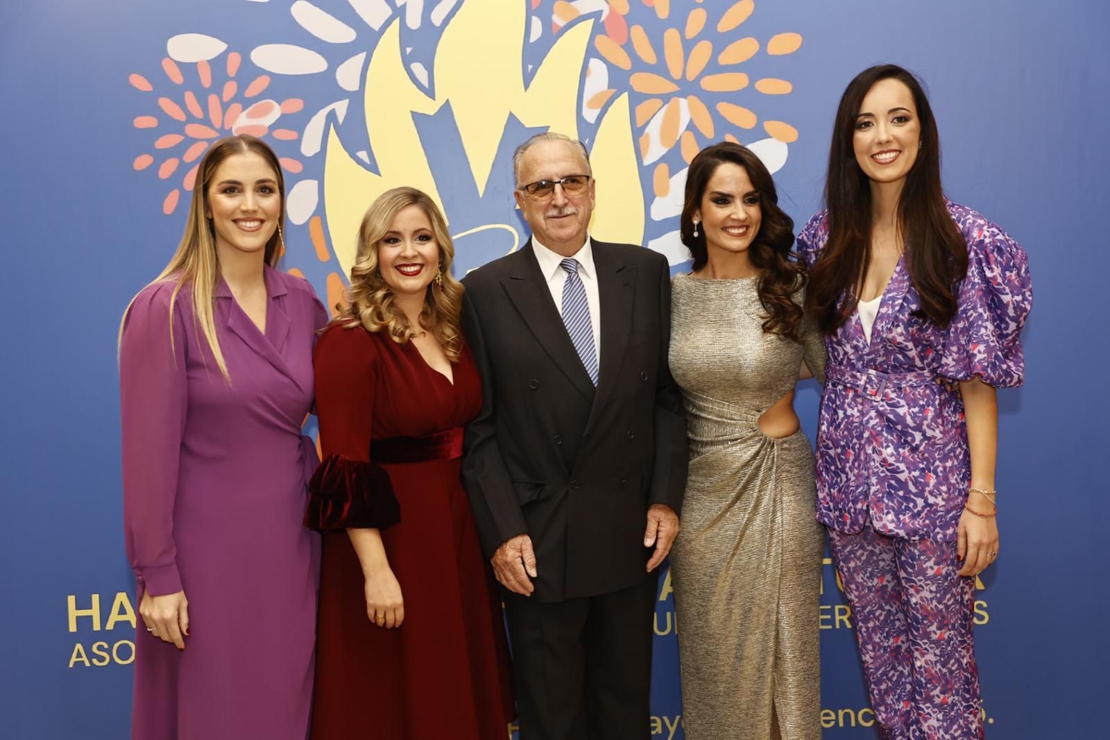 Esplendor de las Fallas en la Cena de Cortes 2023