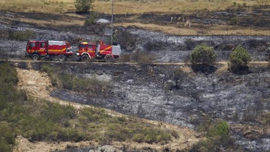 Estabilizado el incendio de Minas de Riotinto tras 29 horas de trabajo