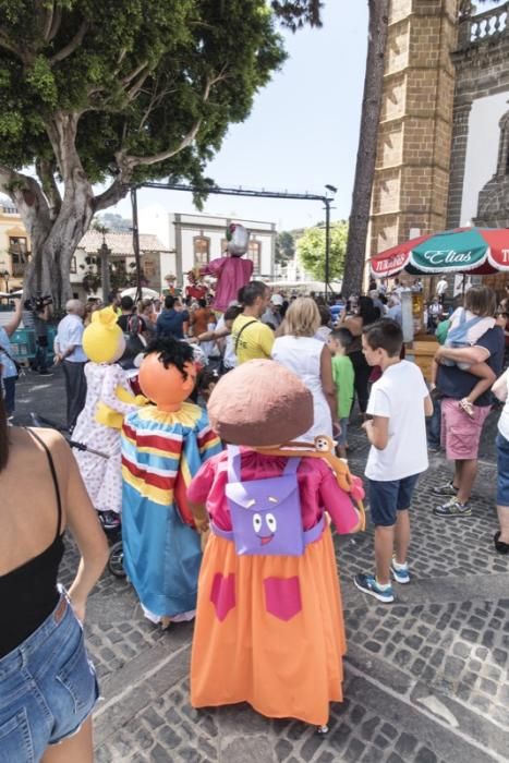 Fiestas del Pino en Teror: Subida de la Bandera en la Basílica