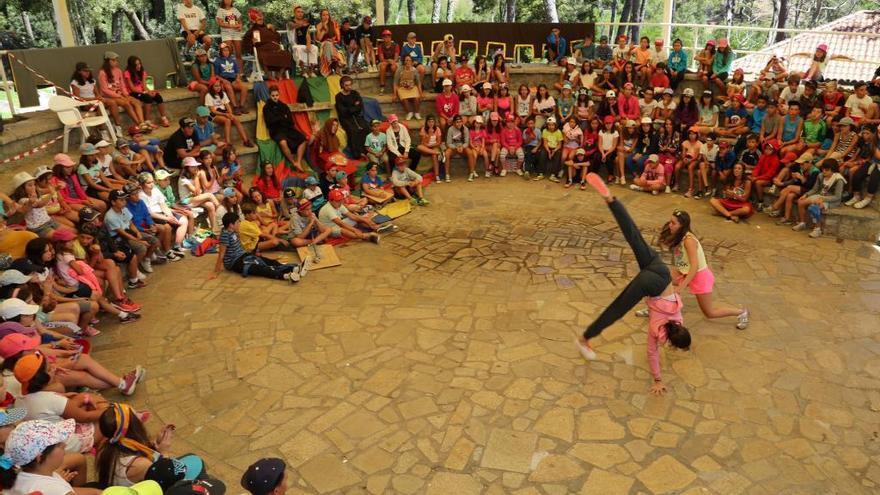 La presentación de un campamento anterior.