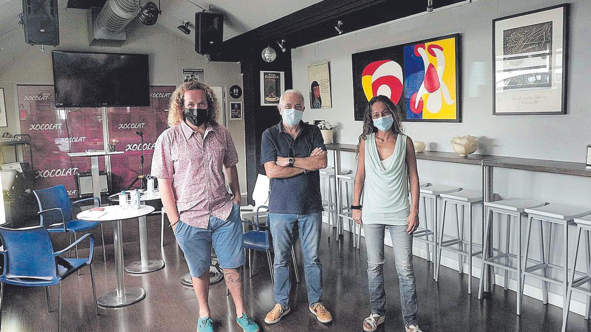 Miguel Angel Sancho, Miki Jaume e Isis ‘Apache’ Montero, ayer en Xocolat.