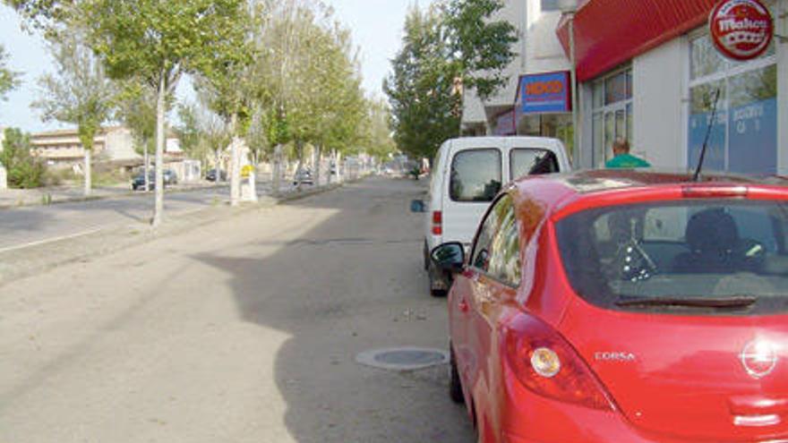 Lugar donde fue atropellada la mujer, frente a un supermercado de Manacor.