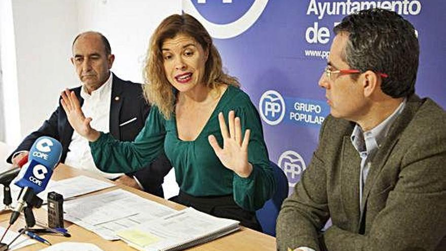 Aurelio Tomás, Clara San Damián y José Luis González Prada.