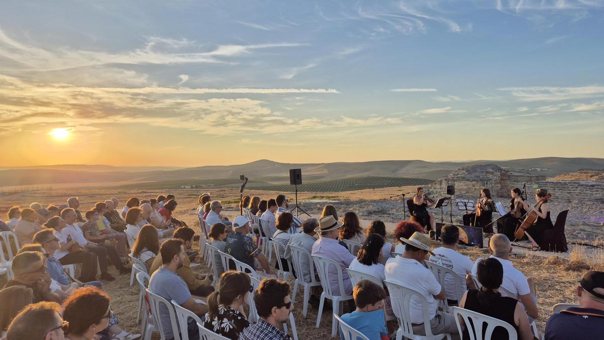 Una actividad en Ategua al atardecer, desde donde se podrá contemplar el eclipse.