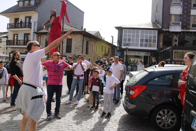 GALERÍA | El "Pinchatajadas" protagoniza la procesión de Puebla de Sanabria